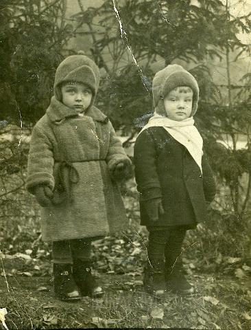 KKE 3077-35.jpg - Od lewej: Kazimierz Borejszo i Ryszard Czerniewski, Wilno, 1935 r.
